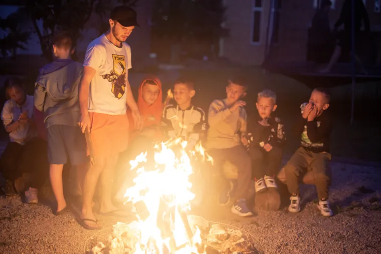 Командний вечір BORETS біля вогнища · Фото 30